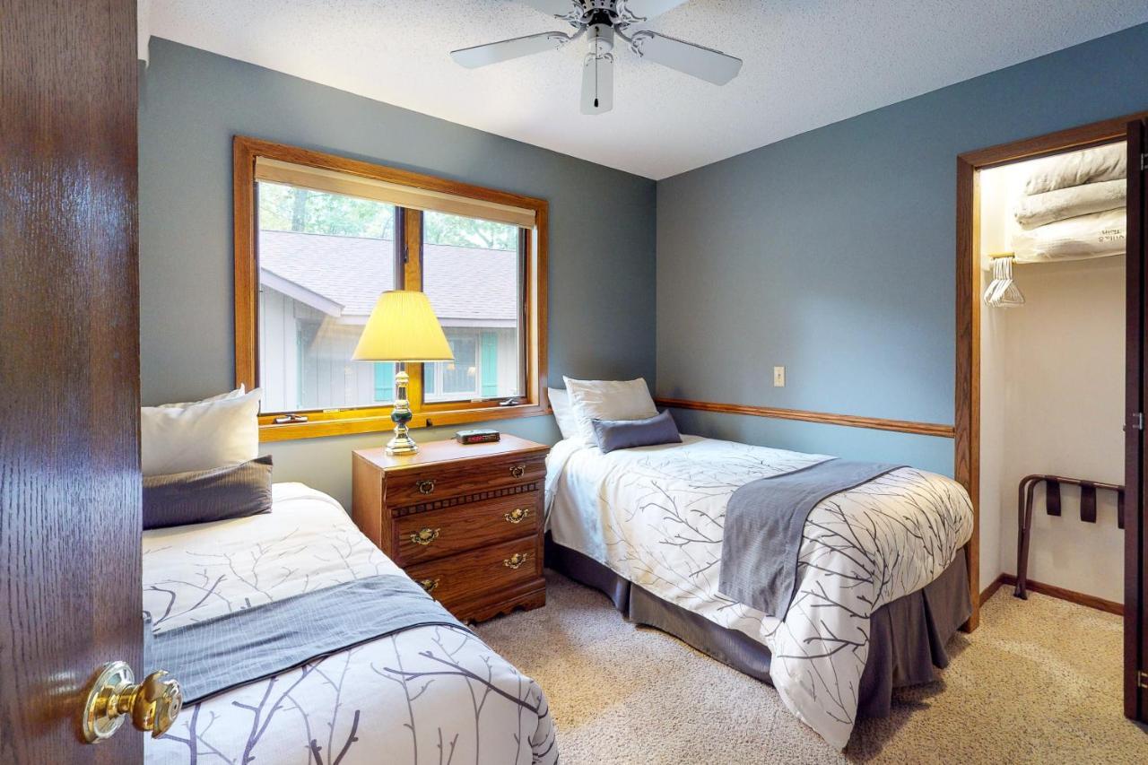Chanticleer Inn: Villa 8 Eagle River Bagian luar foto