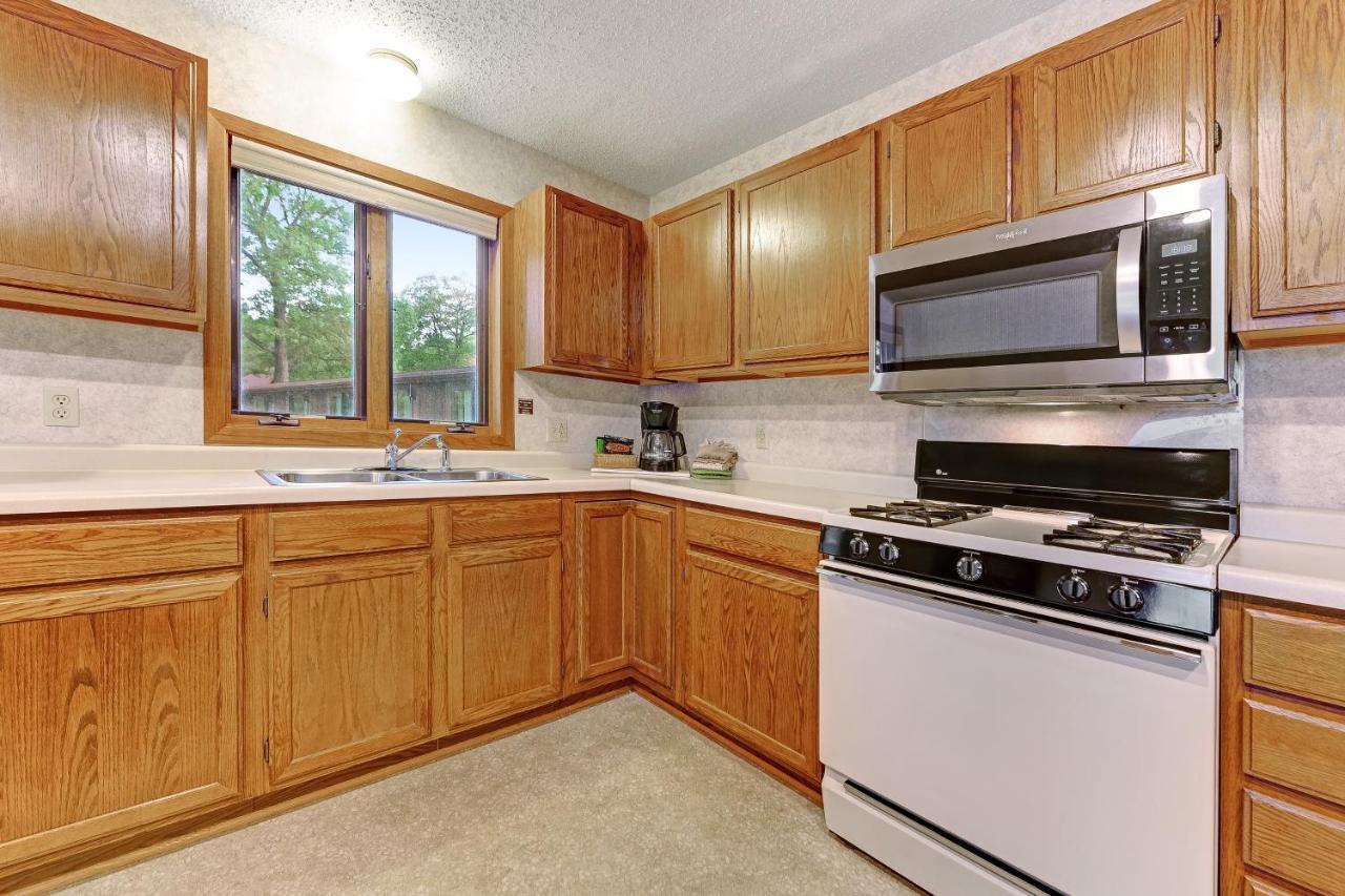 Chanticleer Inn: Villa 8 Eagle River Bagian luar foto